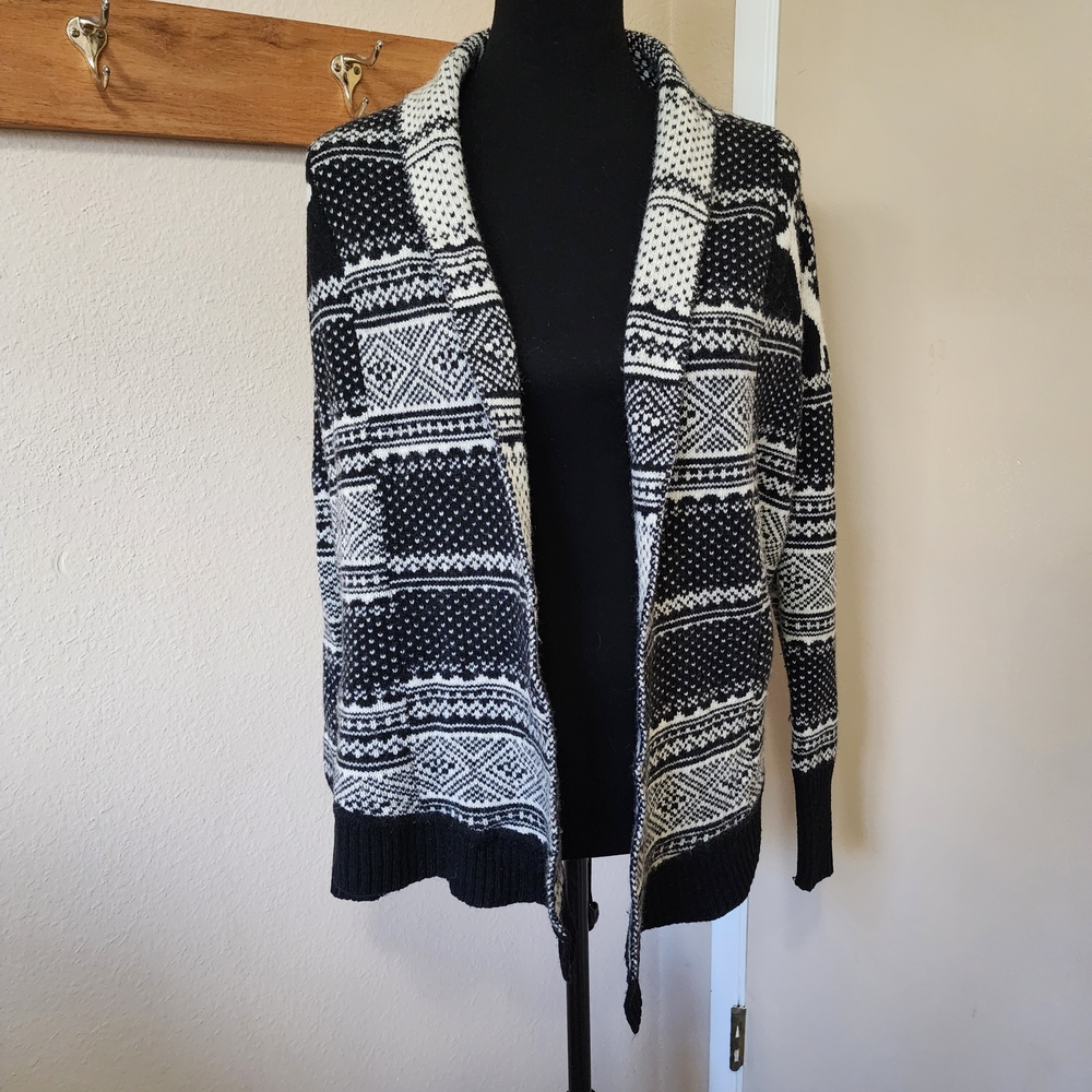 Cambridge Dry Goods Black and Cream Reindeer Geometric Patterned Cardigan